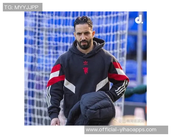 布莱顿主帅回应曼联传闻强调尊重阿莫林并表示不宜讨论此事 布莱顿主帅回应曼联传闻强调尊重阿莫林并表示不宜讨论此事