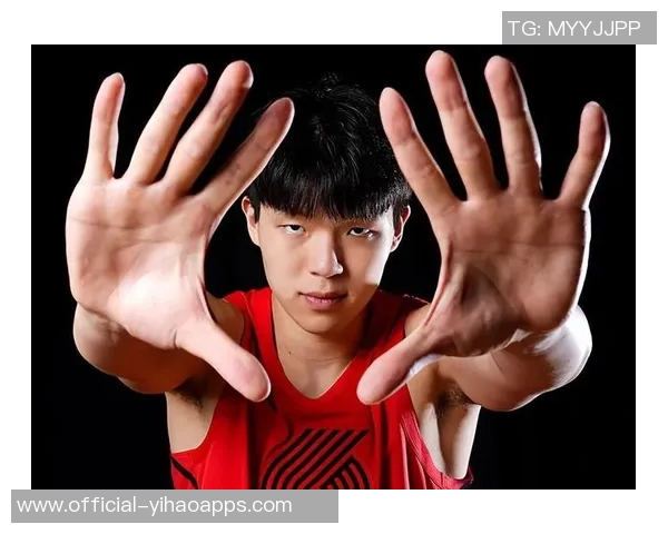 夏普与杨瀚森在首周训练营展现卓越表现引发广泛关注与期待 夏普与杨瀚森在首周训练营展现卓越表现引发广泛关注与期待