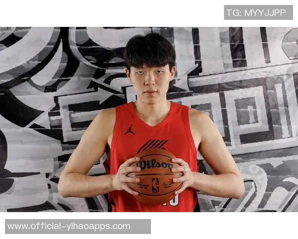 开拓者球迷嘉年华对抗赛黑队险胜白队杨瀚森队友夏普荣膺MVP称号 开拓者球迷嘉年华对抗赛黑队险胜白队杨瀚森队友夏普荣膺MVP称号