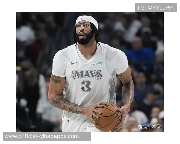 独行侠训练照曝光浓眉佩戴护目镜克莱弗与拉格齐齐亮相展现状态