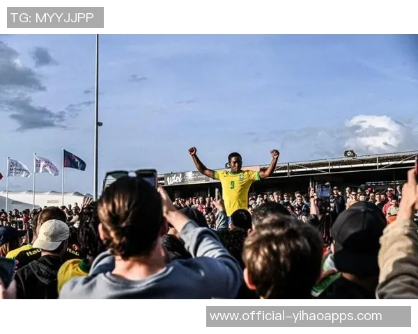 小贝林厄姆因多特出场机会不足或将在冬窗转会离队 小贝林厄姆因多特出场机会不足或将在冬窗转会离队