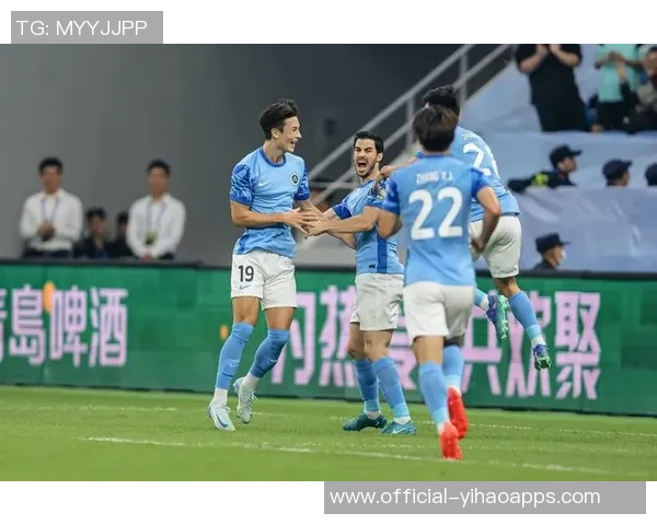 铲射自家大门乌龙失误三镇扳回一球十人新鹏城仍落后 铲射自家大门乌龙失误三镇扳回一球十人新鹏城仍落后