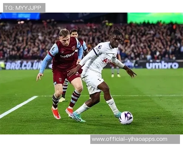 特狮12月将做出去留决定曼联热刺德甲球队争相追逐 特狮12月将做出去留决定曼联热刺德甲球队争相追逐