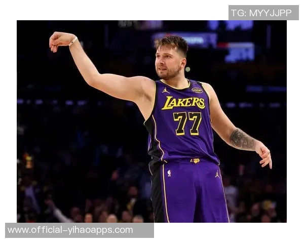 杨毅点评东契奇加盟湖人对詹姆斯地位的影响与老将发言权问题 杨毅点评东契奇加盟湖人对詹姆斯地位的影响与老将发言权问题