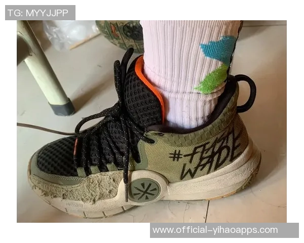 利拉德分享字母哥送的新款签名球鞋展现深厚友谊与团队精神