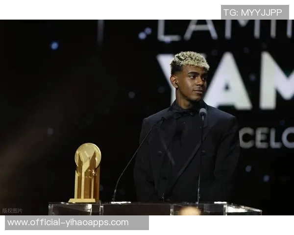 2025年全球球员收入榜揭晓C罗以239亿欧元高居第一梅西紧随其后 2025年全球球员收入榜揭晓C罗以239亿欧元高居第一梅西紧随其后