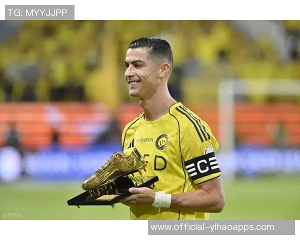 C罗获环球声望奖直言家人劝我停下但我仍能为球队贡献 C罗获环球声望奖直言家人劝我停下但我仍能为球队贡献